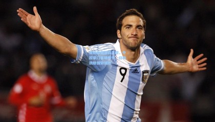 亚冠联赛激战正酣，中超豪门客场憾平，日韩劲旅强势领跑