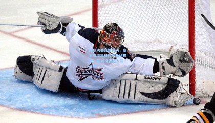 欧冠决赛巅峰对决，皇家马德里加时绝杀利物浦，第15次捧起大耳朵杯
