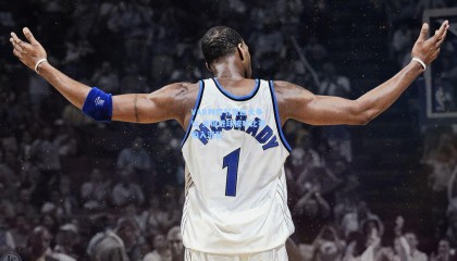 VAR判罚引发巨大争议 关键进球被吹比赛陷入混乱