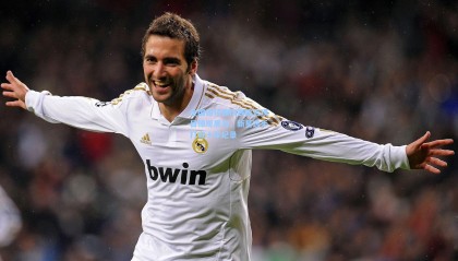 全国田径锦标赛跳远项目惊现黑马，新星选手打破十年纪录