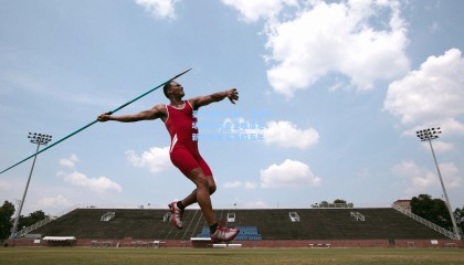 豪门重磅引援！顶级中场天价转会尘埃落定，新东家官宣签约五年