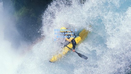 欧冠决赛巅峰对决，皇马3-1力克多特蒙德，第15次捧起大耳朵杯